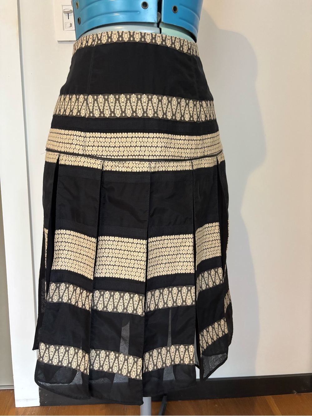 HANLEY MELLON Tribal Stripe Sheer Pleated Midi Skirt NWT Size 6
